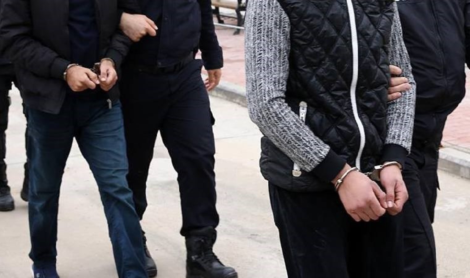 bakan-yerlikaya-duyurdu-1i-gri-kategoride-aranan-2-terorist-yakalandi-eQRIASYx.jpg