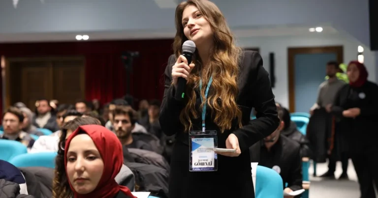 kocaeli-gencligi-sosyal-inovasyon-ile-gelecegi-sekillendirecek-YVblmS3S.webp